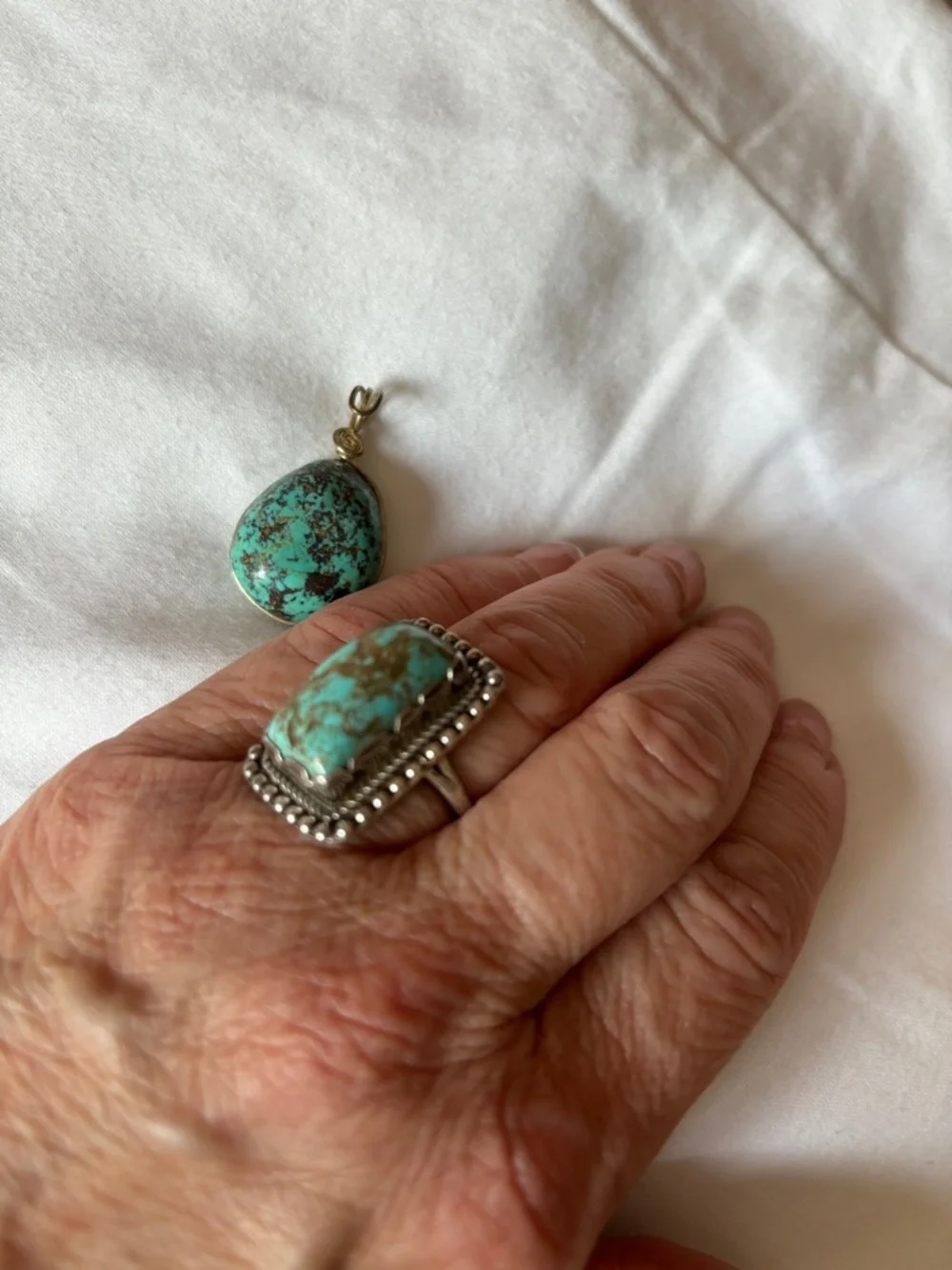 Navajo, authentic Turquoise Stone Pendant and Ring Set - Blue-Green Jewelry - Picture 1 of 4